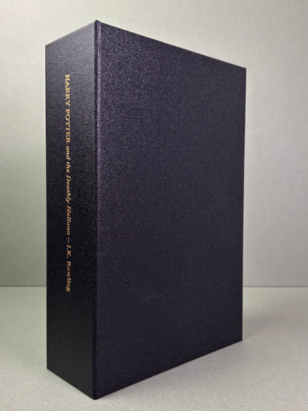 Harry Potter and the Deathly Hallows - J.K Rowling