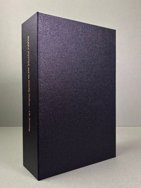 Harry Potter and the Deathly Hallows - J.K Rowling